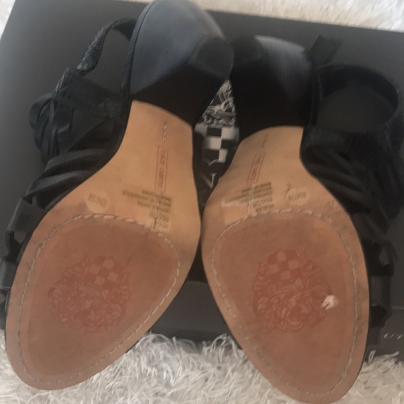 Vince Camuto black leather sandals. Size 8. - Picture 4 of 5